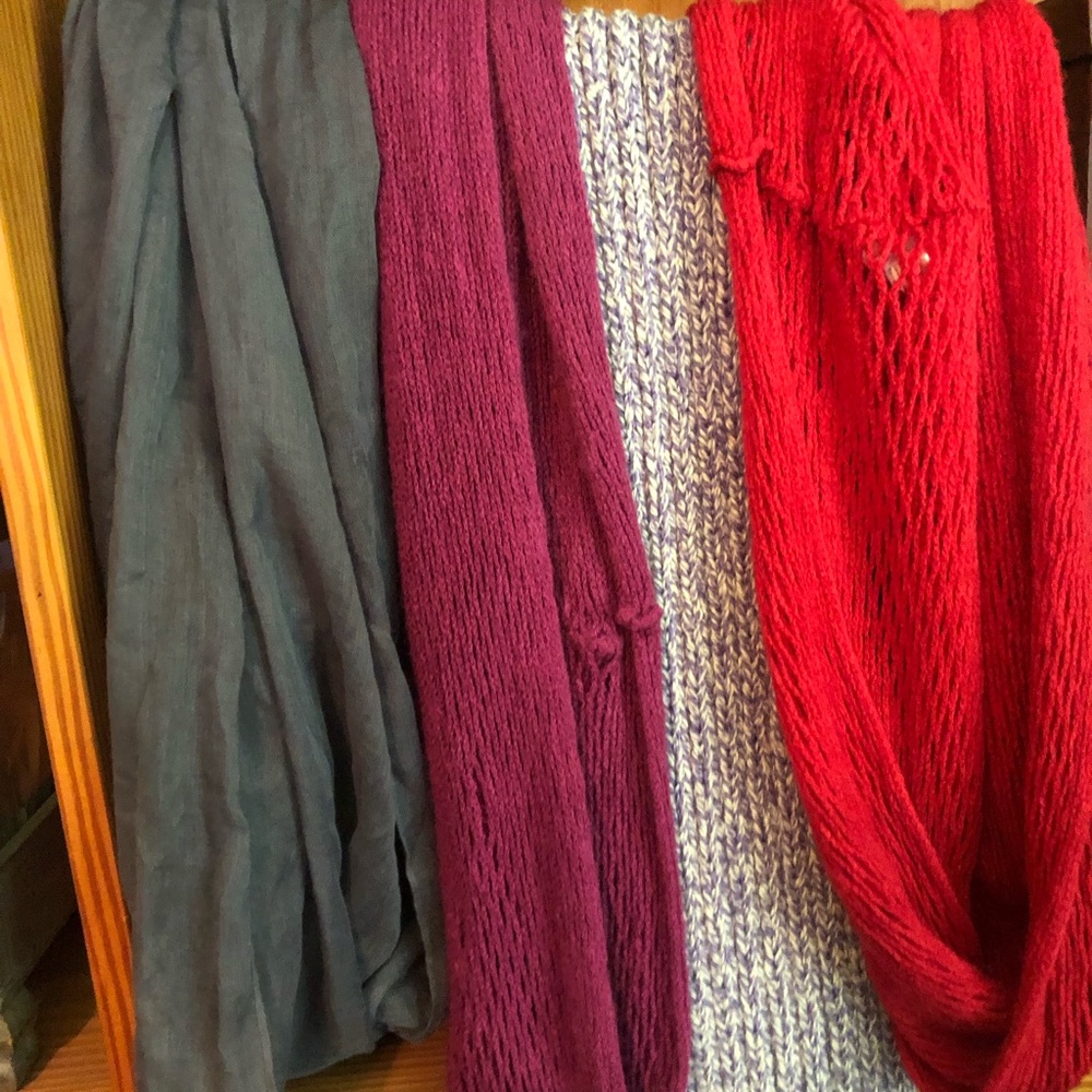 Scarves/wraps